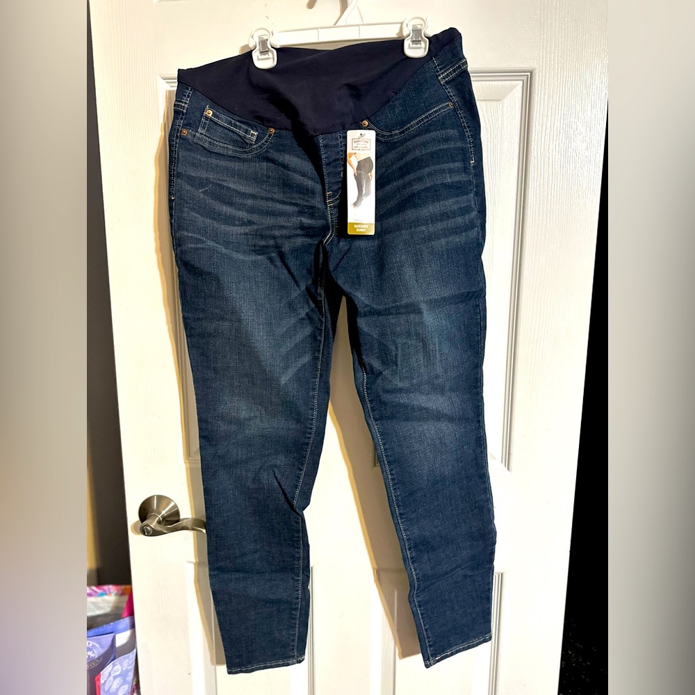 NWT Women’s Maternity Levi Strauss Skinny Jeans, L